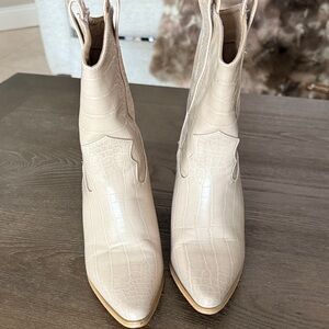 Women's Croc-Embossed Pointed Toe Ankle Boots - Cream